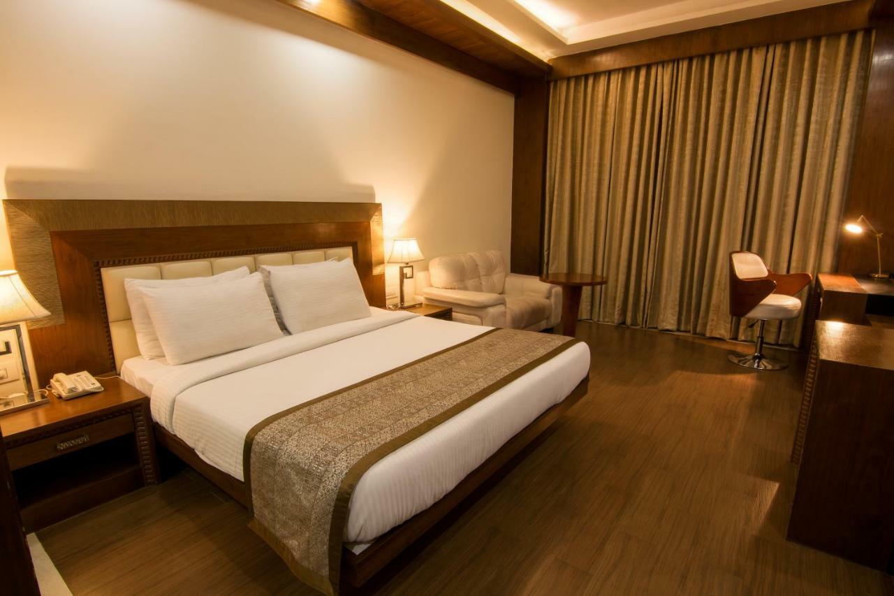 Grand Imperial Resort Mussoorie Bagian luar foto